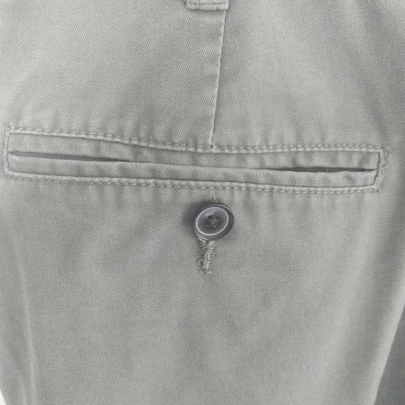 Croft and Barrow 42 Grey/Green Shorts - Picture 4 of 9